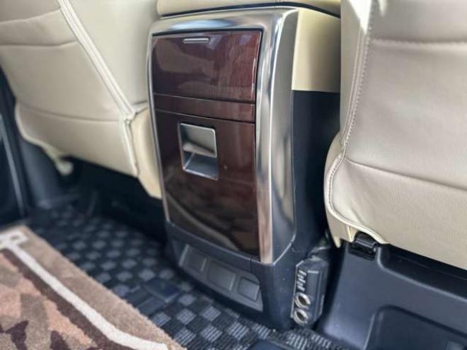 ヴェルファイアハイブリッド 2.5 V E-Four 4WD　社外アルミ　オートミラー　ETC　ドライブレコーダー　ローダウン　ワンオーナー　両側電動スライドドア　パワステ　パワーウィンドウ　ベージュ革シート　純正ナビ　バックカメラ　ABS　キーレスエントリー 2500