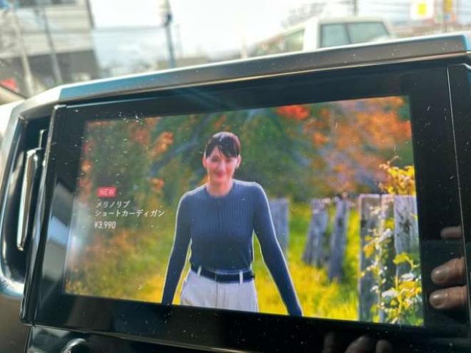 ヴェルファイアハイブリッド 2.5 V E-Four 4WD　社外アルミ　オートミラー　ETC　ドライブレコーダー　ローダウン　ワンオーナー　両側電動スライドドア　パワステ　パワーウィンドウ　ベージュ革シート　純正ナビ　バックカメラ　ABS　キーレスエントリー 2500