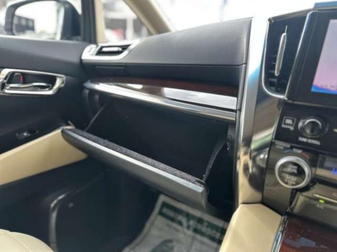 ヴェルファイアハイブリッド 2.5 V E-Four 4WD　社外アルミ　オートミラー　ETC　ドライブレコーダー　ローダウン　ワンオーナー　両側電動スライドドア　パワステ　パワーウィンドウ　ベージュ革シート　純正ナビ　バックカメラ　ABS　キーレスエントリー 2500