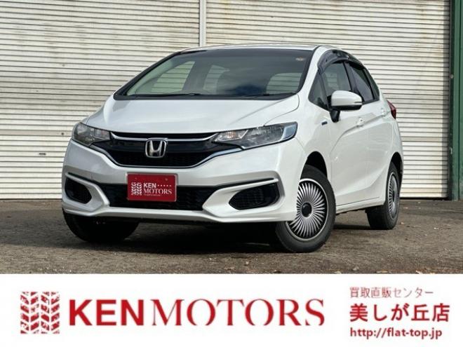 フィット1.5 ハイブリッド F 4WD　純正ナビ　バックカメラ　ETC　パワステ　パワーウィンドウ　ABS　キーレスエントリー 1500