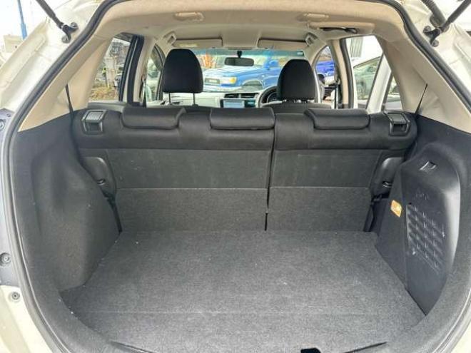 フィット1.5 ハイブリッド F 4WD　純正ナビ　バックカメラ　ETC　パワステ　パワーウィンドウ　ABS　キーレスエントリー 1500