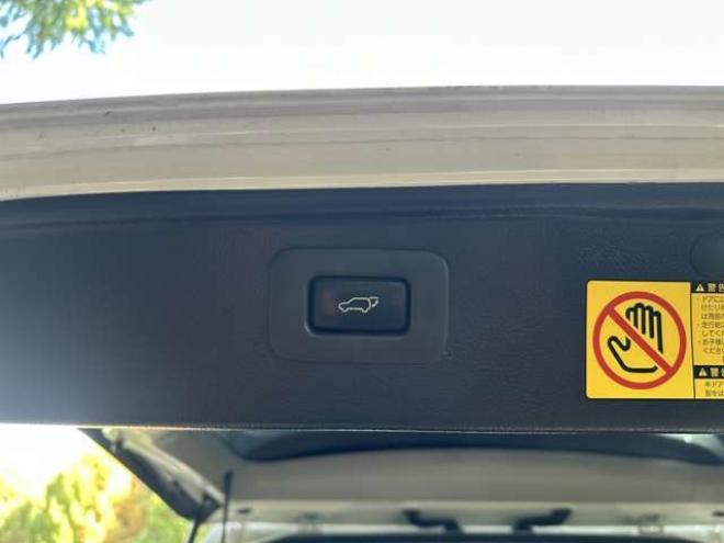 ヴェルファイア3.5 Z プラチナセレクションII 4WD　両側電動スライドドア　パワステ　パワーウィンドウ　ABS　クルーズコントロール　電動リアゲート　地デジナビ　バックカメラ　ETC　キーレス　純正アルミ　3列シート　後席モニター 3500