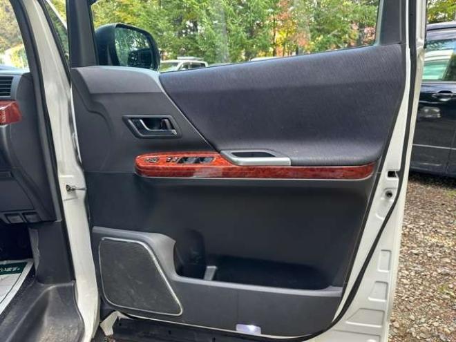 ヴェルファイア3.5 Z プラチナセレクションII 4WD　両側電動スライドドア　パワステ　パワーウィンドウ　ABS　クルーズコントロール　電動リアゲート　地デジナビ　バックカメラ　ETC　キーレス　純正アルミ　3列シート　後席モニター 3500