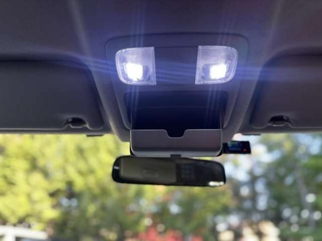 ハイラックスサーフ2.7 SSR-X アメリカンバージョン 4WD　コンビハンドル　社外ナビ　バックカメラ　ETC　社外スターター　社外ヘッドライト　シートカバー　パワーウィンドウ　パワステ　純正アルミ　ABS　キーレス　社外テール　社外グリル 2700