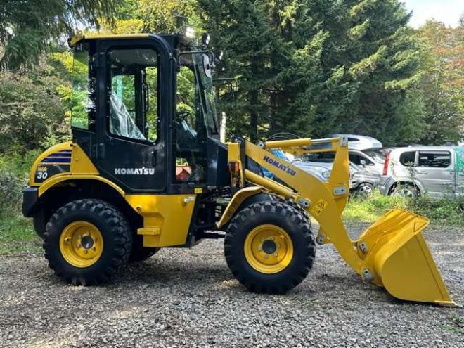 ホイールローダコマツ　WA30-6E0　18h 除雪仕様　純正キャビン　ヒーター　デフロスタ　純正AM/FMラジオ　FRワイパー　LED作業灯　スパイクタイヤ 2WD 1640