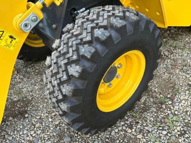 ホイールローダコマツ　WA30-6E0　18h 除雪仕様　純正キャビン　ヒーター　デフロスタ　純正AM/FMラジオ　FRワイパー　LED作業灯　スパイクタイヤ 2WD 1640