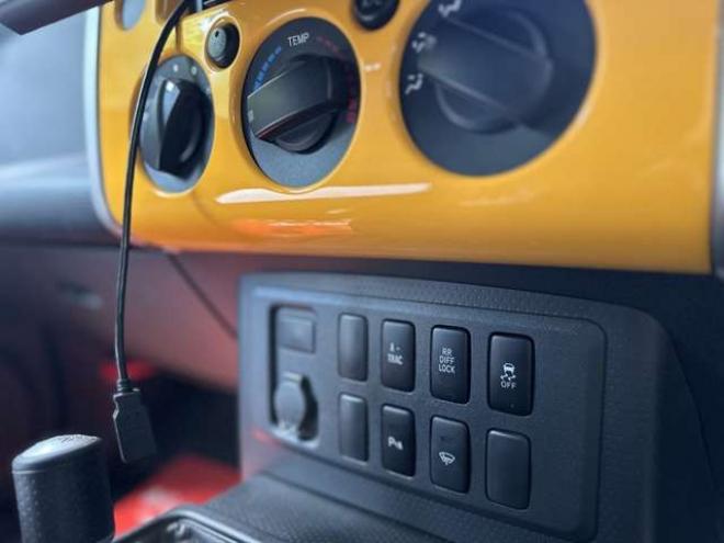 FJクルーザー4.0 カラーパッケージ 4WD　INTREPIDキャンプギアルーフテント　社外10インチナビ　バックカメラ　前後ドラレコ　パワステ　パワーウィンドウ　アルミ　ABS　キーレス　ETC 4000