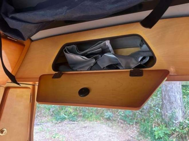 エブリィジョイン ハイルーフ 4WD　ポップアップルーフ　FFヒーター　サブバッテリー　700Wインバータリアヒーター　シンク　給水タンク　テーブル　禁煙車　パワステ　パワーウィンドウ　キーレス 660