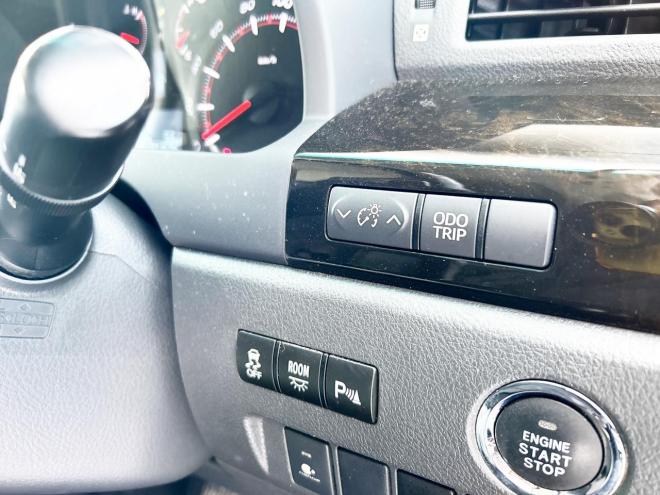 ヴェルファイア2.4Zゴールデンアイズ 4WD ローンが不安な方＜優遇ローン＞本州仕入　純正ナビ　後席モニター　両側パワースライド　電動リアゲート　ハーフレザー　2列目オットマンシート　7人乗り　HID　純正アルミ 4WD 2400 5Dr