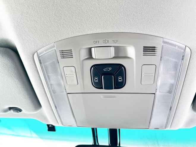 ヴェルファイア2.4Zゴールデンアイズ 4WD ローンが不安な方＜優遇ローン＞本州仕入　純正ナビ　後席モニター　両側パワースライド　電動リアゲート　ハーフレザー　2列目オットマンシート　7人乗り　HID　純正アルミ 4WD 2400 5Dr