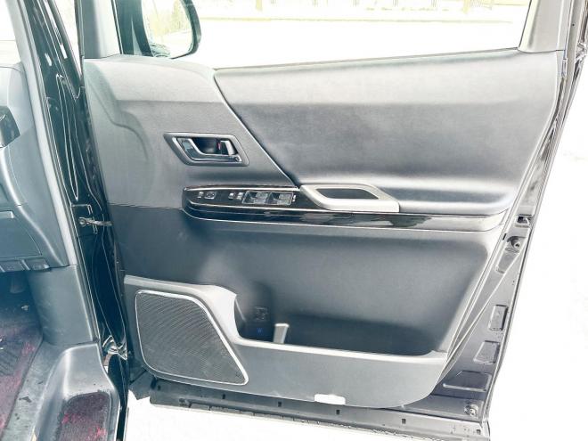 ヴェルファイア2.4Zゴールデンアイズ 4WD ローンが不安な方＜優遇ローン＞本州仕入　純正ナビ　後席モニター　両側パワースライド　電動リアゲート　ハーフレザー　2列目オットマンシート　7人乗り　HID　純正アルミ 4WD 2400 5Dr