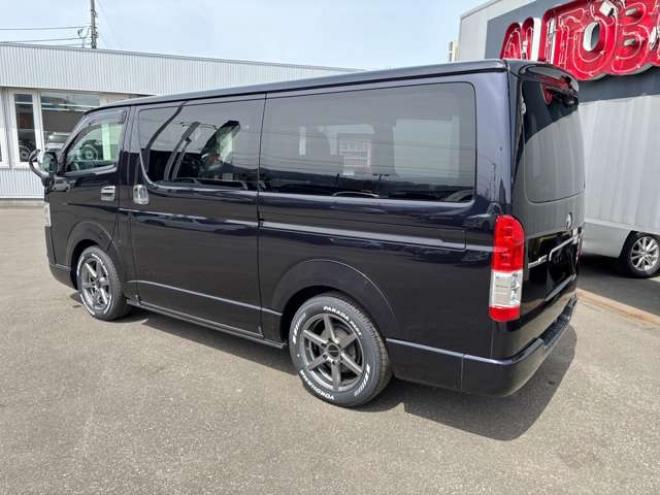 レジアスエース2.8 スーパーGL ダークプライムII ロングボディ ディーゼルターボ 4WD　415COBRA　S-6ボンネット&クリーンルック3Fリップ&ステージ2ルーフスポイラー&バッドラッカーSD-6　17インチAW　ヨコハマPARADA215/60R17　両側パワースライドドア　ETC　社外コンソールBOX 2800