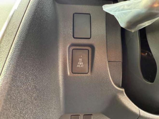 ハイエースバン2.8 DX ロング ディーゼルターボ 4WD　登録未使用車　寒冷地仕様　パノラミックビューモニター　デジタインナーミラー　LEDヘッドランプ　電動格納ミラーヒータ付　リアAC　リアヒーター　スライドドアイージークローザー　バックドアイージークローザー 登録済未使用車 2800