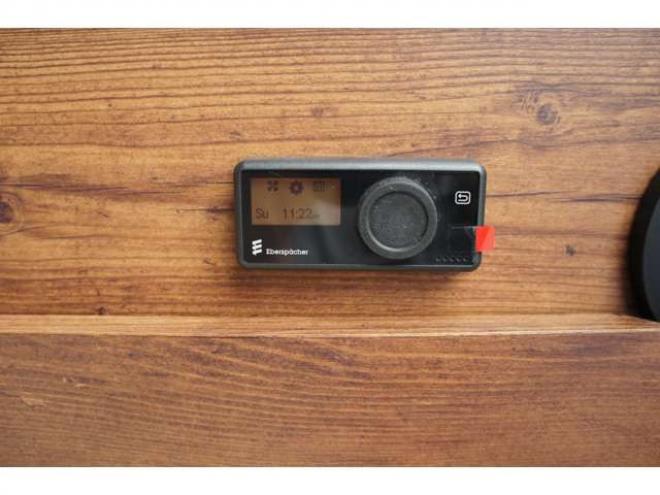 ハイエースバンスーパーロングHR　8人乗りキャンピング4WD　走行充電&外部充電&サブバッテリー　　　&FFヒーター&冷蔵庫&シンク&給排水　アルパインBIG-X&フリップダウン　415COBRAフロントリップ&バッドラッカー17AW　デジタルインナー　全方位カメラ 2700