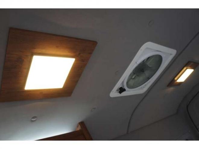 ハイエースバンスーパーロングHR　8人乗りキャンピング4WD　走行充電&外部充電&サブバッテリー　　　&FFヒーター&冷蔵庫&シンク&給排水　アルパインBIG-X&フリップダウン　415COBRAフロントリップ&バッドラッカー17AW　デジタルインナー　全方位カメラ 2700