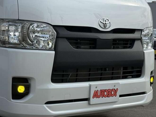 ハイエースバン2.8ダークプライムIIマルチロールトランスポータータイプIロングディーゼルターボ4WD　寒冷地仕様　ワンオーナー　ESSEX　ENCM17インチアルミ　ヨコハマパラダ　ESSEXフロントリップスポイラー　ローフォルムフェンダー　ローダウン　パワースライドドア　LEDテールランプ 2800