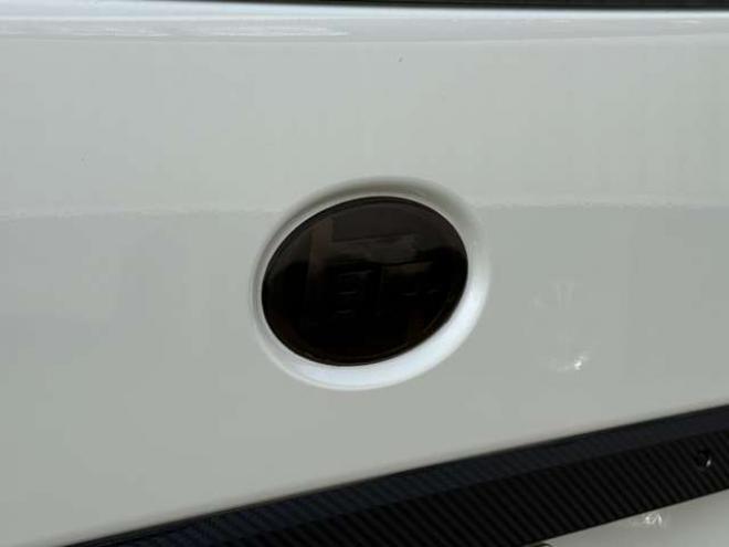 ハイエースバン2.8ダークプライムIIマルチロールトランスポータータイプIロングディーゼルターボ4WD　寒冷地仕様　ワンオーナー　ESSEX　ENCM17インチアルミ　ヨコハマパラダ　ESSEXフロントリップスポイラー　ローフォルムフェンダー　ローダウン　パワースライドドア　LEDテールランプ 2800