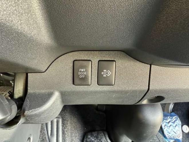 ハイエースバン2.8ダークプライムIIマルチロールトランスポータータイプIロングディーゼルターボ4WD　寒冷地仕様　ワンオーナー　ESSEX　ENCM17インチアルミ　ヨコハマパラダ　ESSEXフロントリップスポイラー　ローフォルムフェンダー　ローダウン　パワースライドドア　LEDテールランプ 2800