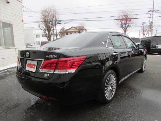 マジェスタ2.5 Four 4WD　プリクラッシュセーフティー/純正ナビ/フルセグTV/バックカメラ/LEDヘッドライト/ビルトインETC/全席シートヒーター/パワーシート/グリップヒーター/レーダークルーズコントロール 2500