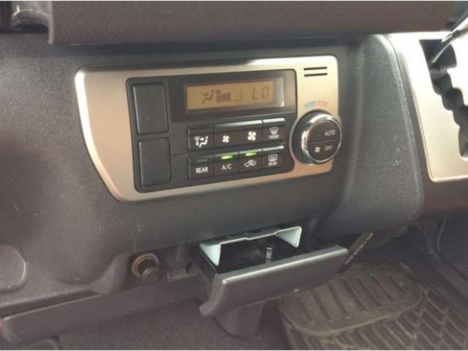 ハイエースバン3.0 スーパーGL ロング ディーゼルターボ 4WD　リアヒーター&クーラー　キーレス　ETC　電動格納ミラー　デュアルエアコン　ベッドキッド　フロントフォグランプ　clarionSDナビ(NXL13)　AUX　Bluetooth　USB　16インチAW 3000