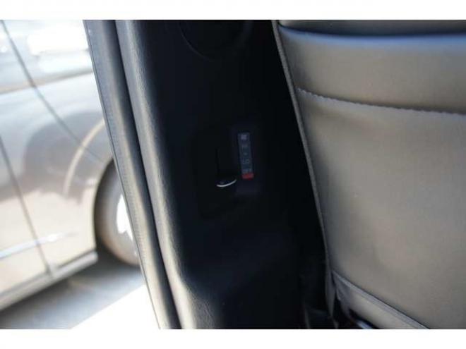 レジアスエース2.8 スーパーGL ダークプライムII ロングボディ ディーゼルターボ 4WD　バン　TRDバンパー&アルパインBIG-X11型　リアヒーター&クーラー　プッシュスタート　スマートキー　　両側スライドドア　ドラレコ　ETC　車線逸脱防止　横滑り防止装置　電動格納ミラー　ベッドキッド 2800