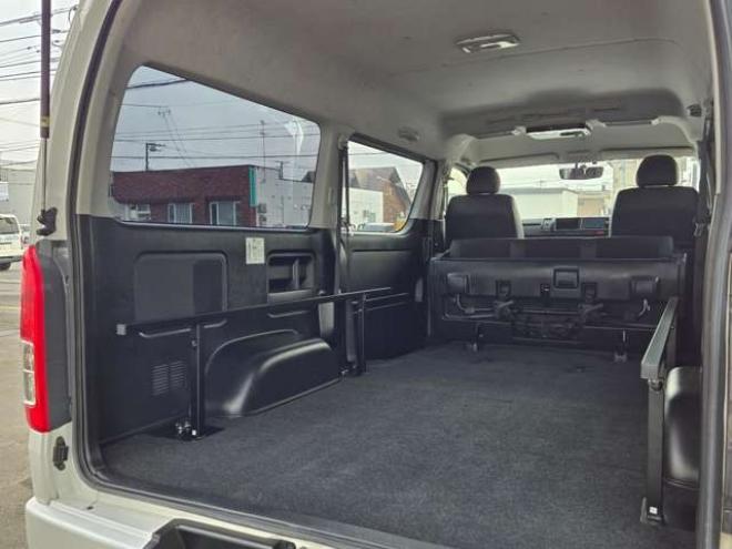 ハイエースバン2.7 スーパーGL ダークプライム ワイド ミドルルーフ ロングボディ 4WD　4WD　寒冷地仕様　両側パワスラ　スマキー　プッシュスタート　リアヒーター&クーラー　アルパインインナーミラー&フリップダウンモニター　社外メモリナビ　フルセグTV　ETC　ベッドキッド　Bカメラ 2700