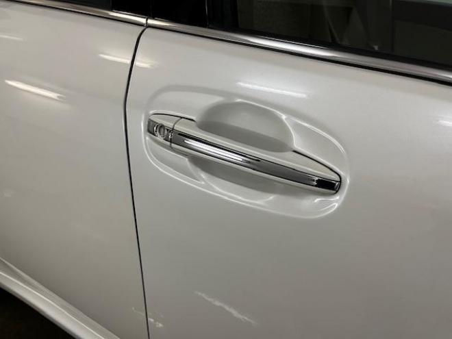 クラウン後期型　禁煙車　Ｂｌｕｅｔｏｏｔｈ　ヴェルサンディ１７インチＡＷ　純正１６ＡＷ＋スタッドレスタイヤ付　純正ナビ　フルセグ地デジ　ＤＶＤ再生　バックカメラ　クルーズコントロール　電動サンシェード　ＥＴＣ 4WD 2500 4Dr