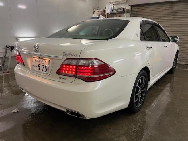 クラウン後期型　禁煙車　Ｂｌｕｅｔｏｏｔｈ　ヴェルサンディ１７インチＡＷ　純正１６ＡＷ＋スタッドレスタイヤ付　純正ナビ　フルセグ地デジ　ＤＶＤ再生　バックカメラ　クルーズコントロール　電動サンシェード　ＥＴＣ 4WD 2500 4Dr