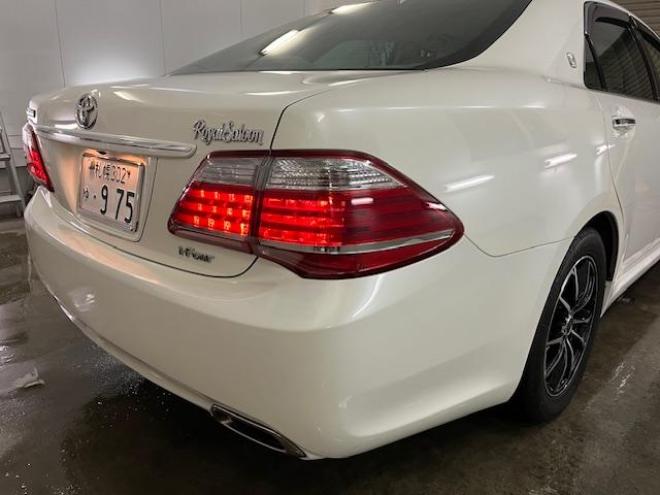 クラウン後期型　禁煙車　Ｂｌｕｅｔｏｏｔｈ　ヴェルサンディ１７インチＡＷ　純正１６ＡＷ＋スタッドレスタイヤ付　純正ナビ　フルセグ地デジ　ＤＶＤ再生　バックカメラ　クルーズコントロール　電動サンシェード　ＥＴＣ 4WD 2500 4Dr