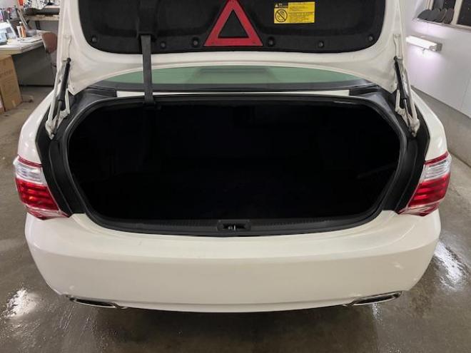 クラウン後期型　禁煙車　Ｂｌｕｅｔｏｏｔｈ　ヴェルサンディ１７インチＡＷ　純正１６ＡＷ＋スタッドレスタイヤ付　純正ナビ　フルセグ地デジ　ＤＶＤ再生　バックカメラ　クルーズコントロール　電動サンシェード　ＥＴＣ 4WD 2500 4Dr