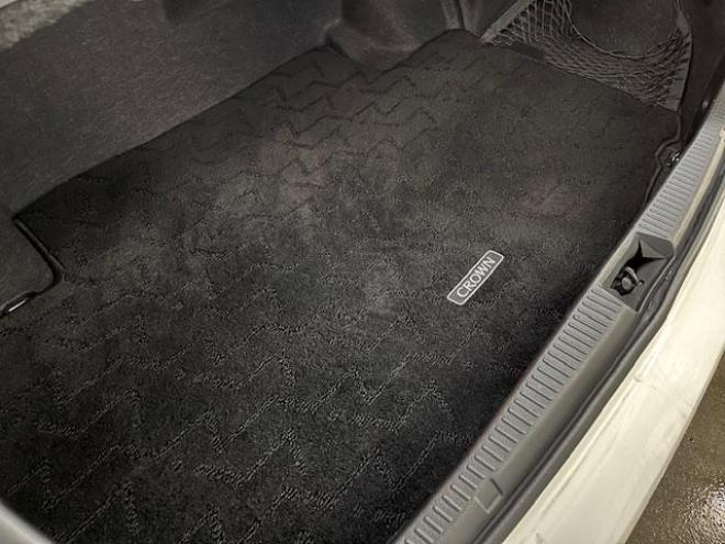 クラウン後期型　禁煙車　Ｂｌｕｅｔｏｏｔｈ　ヴェルサンディ１７インチＡＷ　純正１６ＡＷ＋スタッドレスタイヤ付　純正ナビ　フルセグ地デジ　ＤＶＤ再生　バックカメラ　クルーズコントロール　電動サンシェード　ＥＴＣ 4WD 2500 4Dr