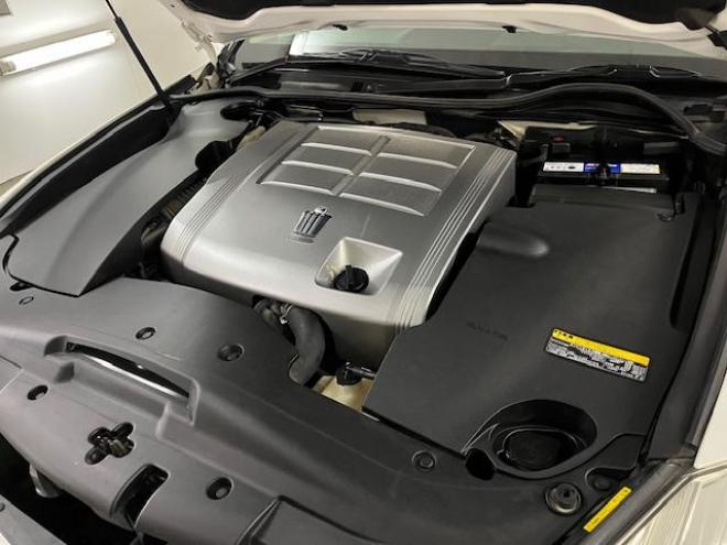 クラウン後期型　禁煙車　Ｂｌｕｅｔｏｏｔｈ　ヴェルサンディ１７インチＡＷ　純正１６ＡＷ＋スタッドレスタイヤ付　純正ナビ　フルセグ地デジ　ＤＶＤ再生　バックカメラ　クルーズコントロール　電動サンシェード　ＥＴＣ 4WD 2500 4Dr