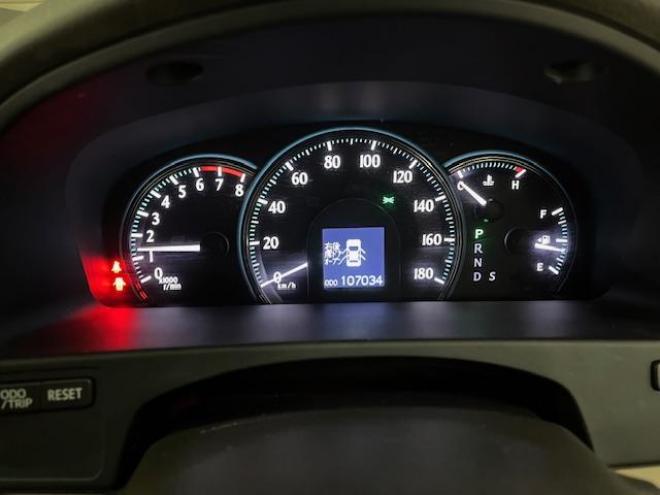 クラウン後期型　禁煙車　Ｂｌｕｅｔｏｏｔｈ　ヴェルサンディ１７インチＡＷ　純正１６ＡＷ＋スタッドレスタイヤ付　純正ナビ　フルセグ地デジ　ＤＶＤ再生　バックカメラ　クルーズコントロール　電動サンシェード　ＥＴＣ 4WD 2500 4Dr