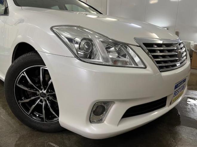 クラウン後期型　禁煙車　Ｂｌｕｅｔｏｏｔｈ　ヴェルサンディ１７インチＡＷ　純正１６ＡＷ＋スタッドレスタイヤ付　純正ナビ　フルセグ地デジ　ＤＶＤ再生　バックカメラ　クルーズコントロール　電動サンシェード　ＥＴＣ 4WD 2500 4Dr