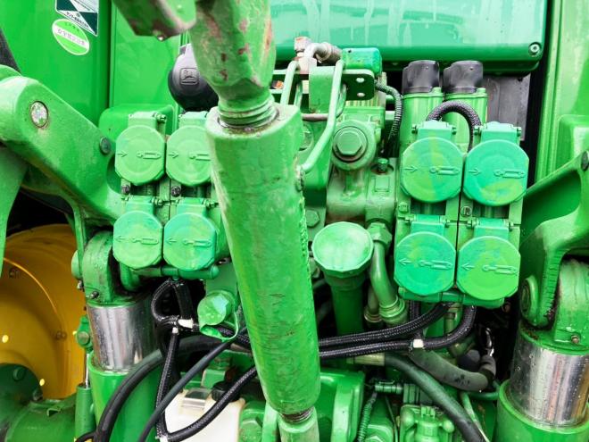 トラクタージョンディア　中古　JD6820 premium