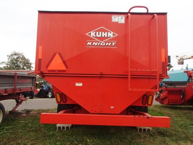 農機補助部品クーン 　中古　ミキサーフィーダー　RA142T　農機具　作業機