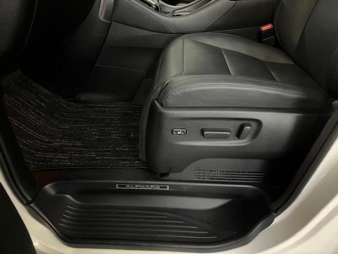 アルファードハイブリッド本州仕入　法人ワンオーナー　寒冷地仕様　禁煙車　リアエンターテイメント　純正フリップダウンモニター　ＪＢＬサウンド　両側パワースライドドア　パワーバックドア　純正ブラックレザーシート　ドラレコ　ＥＴＣ 4WD 2500 5Dr