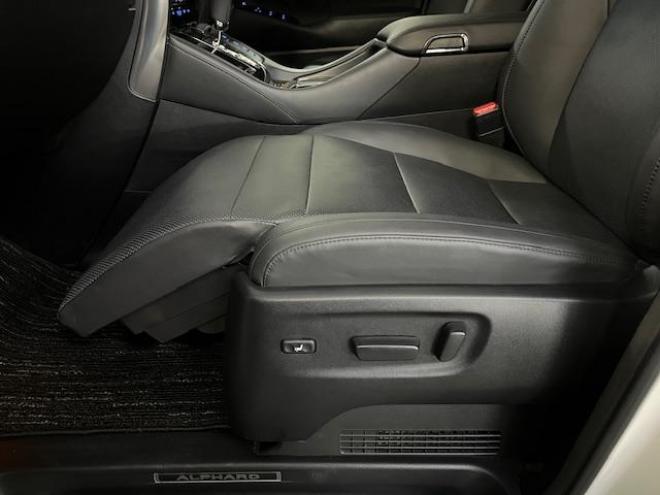 アルファードハイブリッド本州仕入　法人ワンオーナー　寒冷地仕様　禁煙車　リアエンターテイメント　純正フリップダウンモニター　ＪＢＬサウンド　両側パワースライドドア　パワーバックドア　純正ブラックレザーシート　ドラレコ　ＥＴＣ 4WD 2500 5Dr