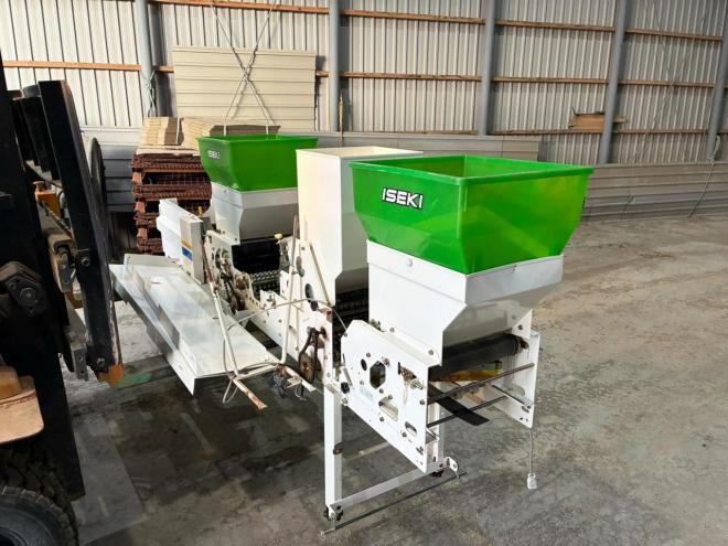 植付播種機イセキ　中古　播種機　ILH501　みのる仕様　農機具　作業機