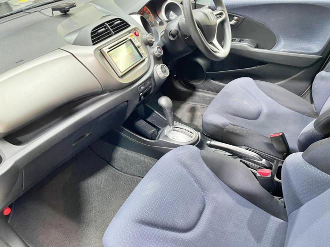 フィット1.3G 4WD 5年保証 ナビ ETC 寒冷地仕様 禁煙 修復歴無