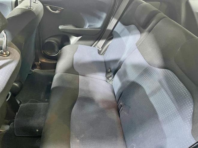 フィット1.3G 4WD 5年保証 ナビ ETC 寒冷地仕様 禁煙 修復歴無