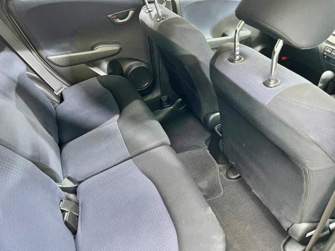 フィット1.3G 4WD 5年保証 ナビ ETC 寒冷地仕様 禁煙 修復歴無