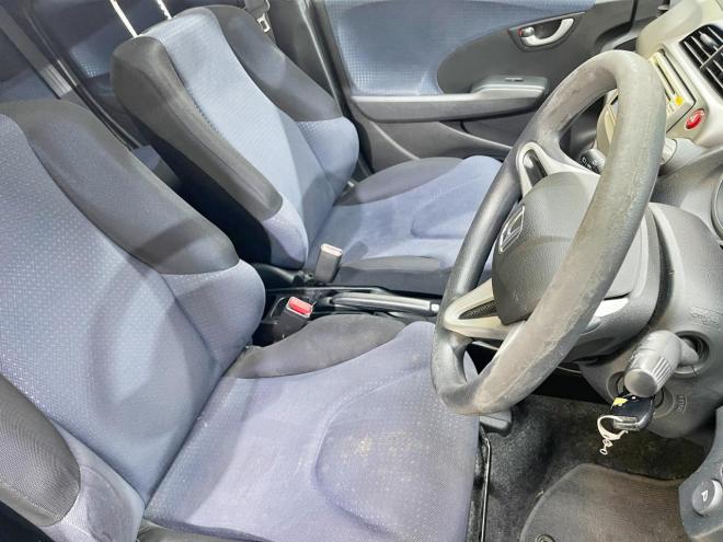 フィット1.3G 4WD 5年保証 ナビ ETC 寒冷地仕様 禁煙 修復歴無