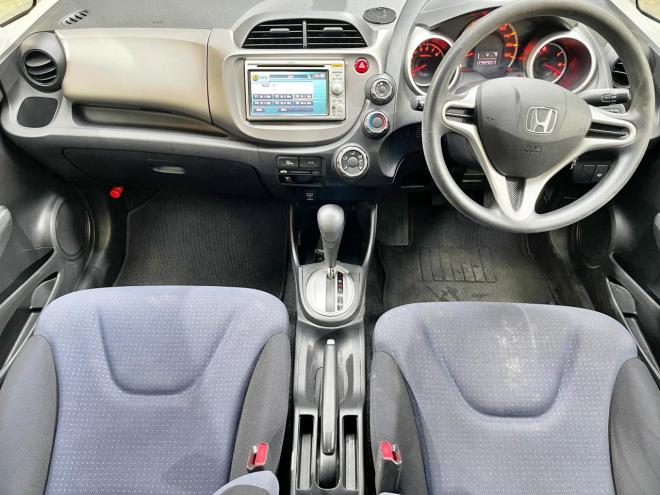 フィット1.3G 4WD 5年保証 ナビ ETC 寒冷地仕様 禁煙 修復歴無