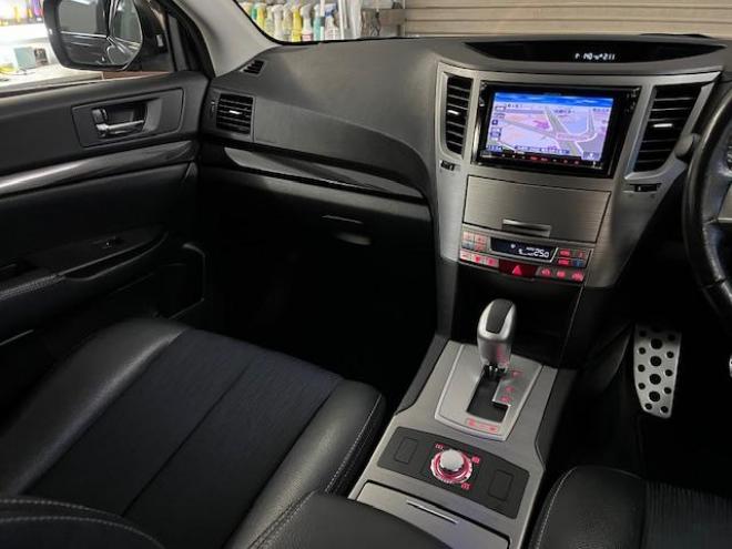 レガシィワゴン本州仕入　禁煙車　衝突軽減ブレーキ　車線逸脱警報　純正ブラックハーフレザーシート　カロッツェリアナビ　フルセグ地デジ　ＤＶＤ再生　Ｂｌｕｅｔｏｏｔｈオーディオ　バックカメラ　電動パーキング　前後ソナー 4WD 2500 5Dr