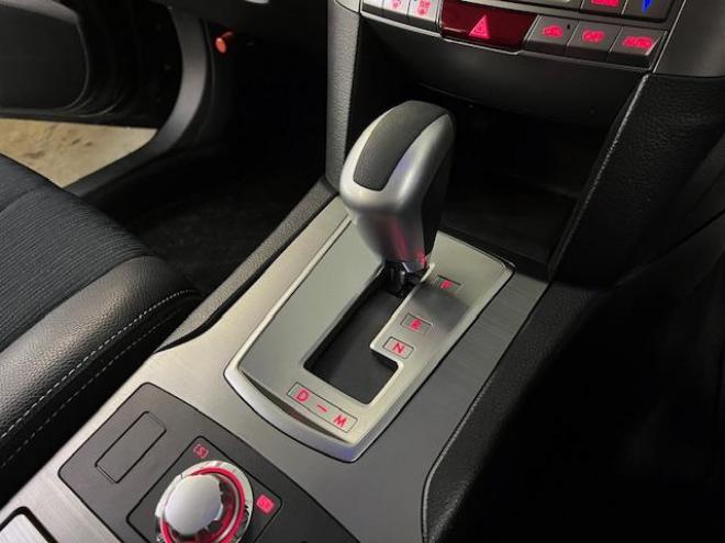 レガシィワゴン本州仕入　禁煙車　衝突軽減ブレーキ　車線逸脱警報　純正ブラックハーフレザーシート　カロッツェリアナビ　フルセグ地デジ　ＤＶＤ再生　Ｂｌｕｅｔｏｏｔｈオーディオ　バックカメラ　電動パーキング　前後ソナー 4WD 2500 5Dr