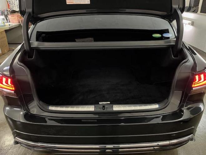 レクサス本州仕入　ワンオーナー　寒冷地仕様　マークレビンソン　電動ムーンルーフ　純正２０インチＡＷ　純正１９ＡＷ＋スタッドレスタイヤ付　デジタルインナーミラー　ヘッドアップディプレイ　純正ドライブレコーダー 4WD 3500 4Dr