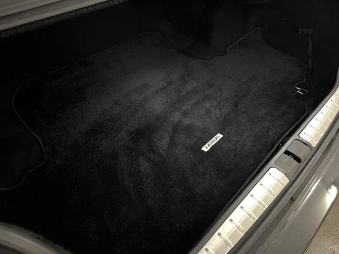 レクサス本州仕入　ワンオーナー　寒冷地仕様　マークレビンソン　電動ムーンルーフ　純正２０インチＡＷ　純正１９ＡＷ＋スタッドレスタイヤ付　デジタルインナーミラー　ヘッドアップディプレイ　純正ドライブレコーダー 4WD 3500 4Dr