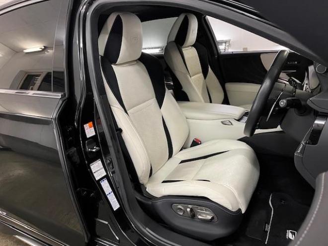 レクサス本州仕入　ワンオーナー　寒冷地仕様　マークレビンソン　電動ムーンルーフ　純正２０インチＡＷ　純正１９ＡＷ＋スタッドレスタイヤ付　デジタルインナーミラー　ヘッドアップディプレイ　純正ドライブレコーダー 4WD 3500 4Dr