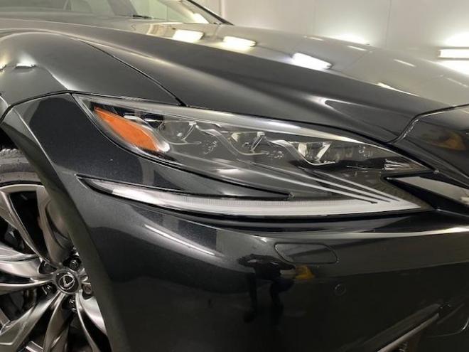 レクサス本州仕入　ワンオーナー　寒冷地仕様　マークレビンソン　電動ムーンルーフ　純正２０インチＡＷ　純正１９ＡＷ＋スタッドレスタイヤ付　デジタルインナーミラー　ヘッドアップディプレイ　純正ドライブレコーダー 4WD 3500 4Dr